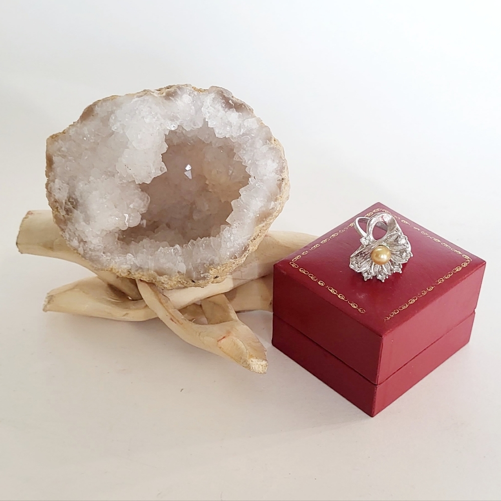 Authentic Pearl Vintage Ring